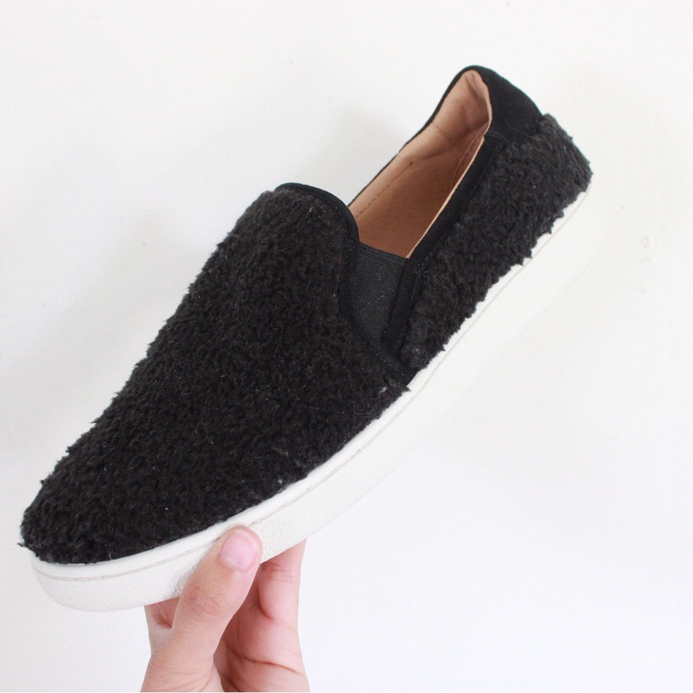 UGG Ricci Black Slip-Ons - Picture 4 of 8